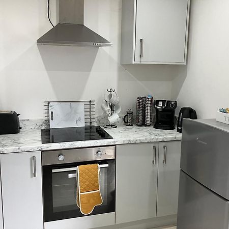 Lancing Apartments - Spacious 2 Bed - Sleeps 6 - Burnham Village Slough Luaran gambar