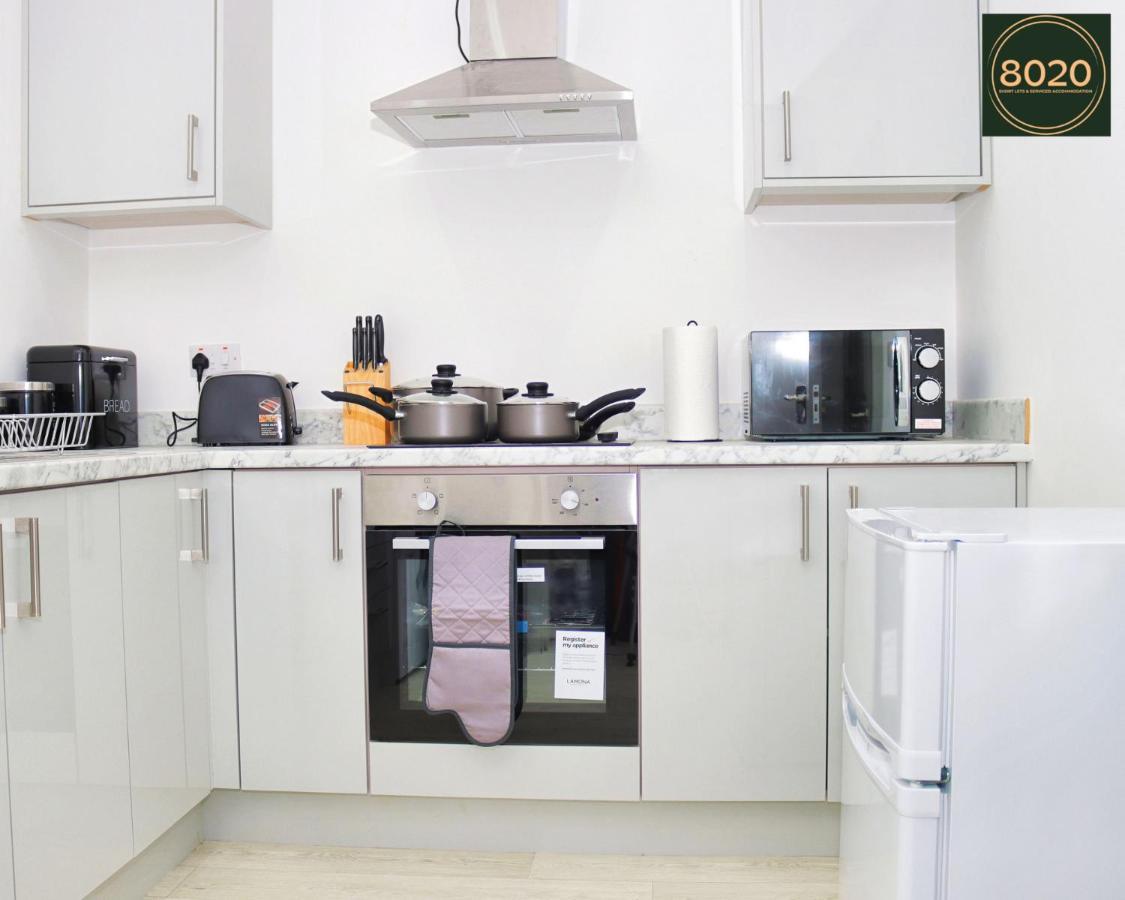 Lancing Apartments - Spacious 2 Bed - Sleeps 6 - Burnham Village Slough Luaran gambar
