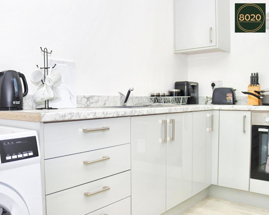 Lancing Apartments - Spacious 2 Bed - Sleeps 6 - Burnham Village Slough Luaran gambar