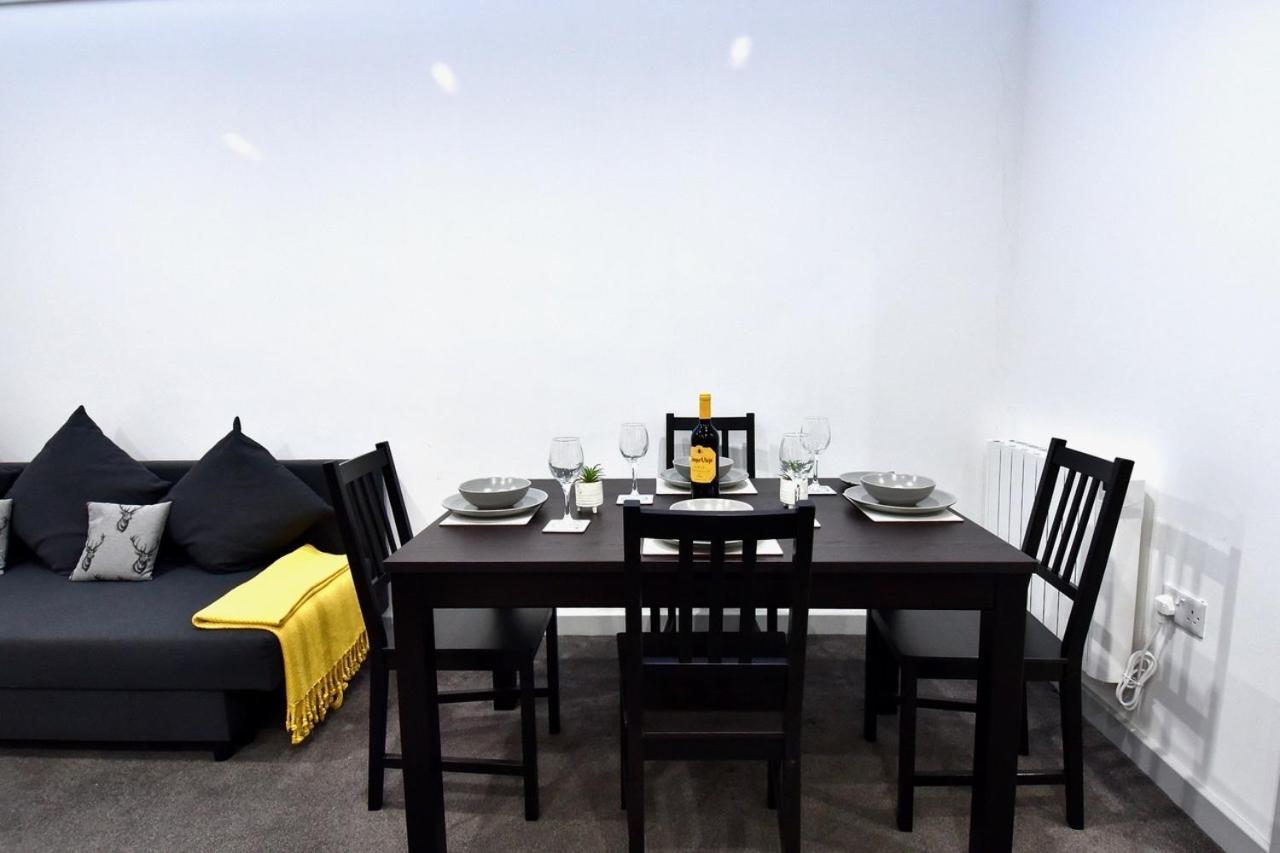 Lancing Apartments - Spacious 2 Bed - Sleeps 6 - Burnham Village Slough Luaran gambar