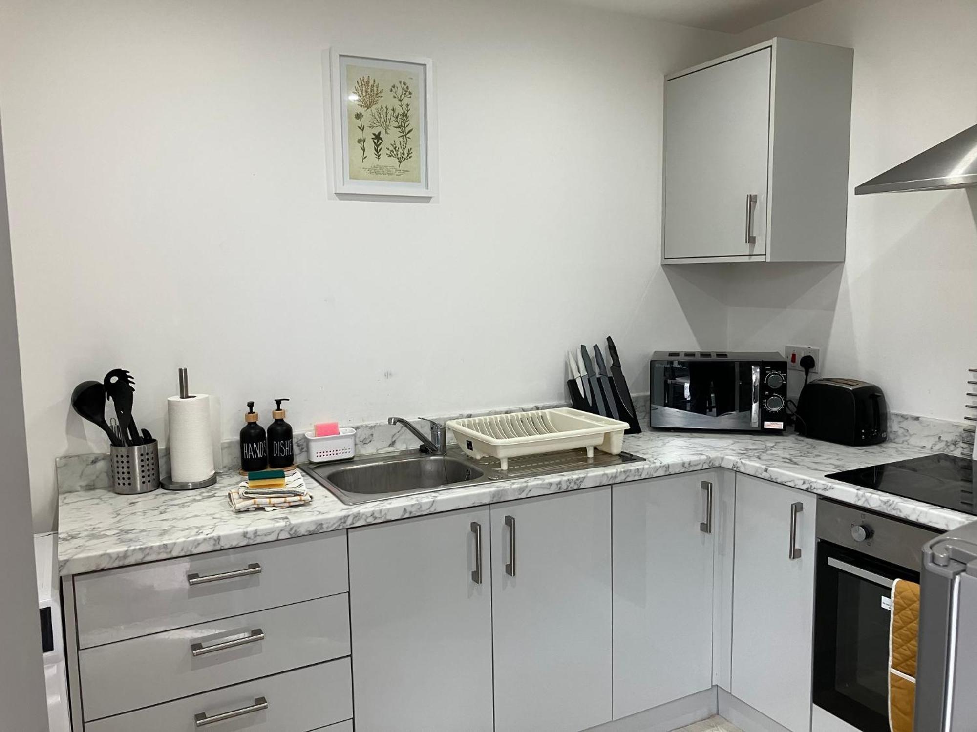 Lancing Apartments - Spacious 2 Bed - Sleeps 6 - Burnham Village Slough Luaran gambar